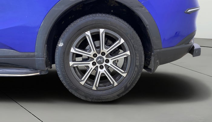 2022 Mahindra XUV700 AX 7 LUXURY D MT 7 STR, Diesel, Manual, 58,100 km, Left Rear Wheel