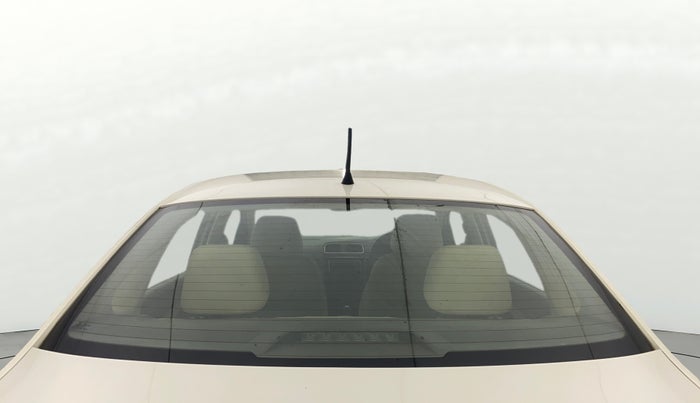 2014 Volkswagen Vento HIGHLINE 1.6 MPI, Petrol, Manual, 75,364 km, Rear Windshield