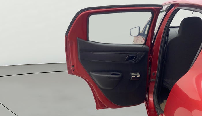 2017 Renault Kwid RXT 1.0 AMT, Petrol, Automatic, 67,812 km, LHS Rear Door