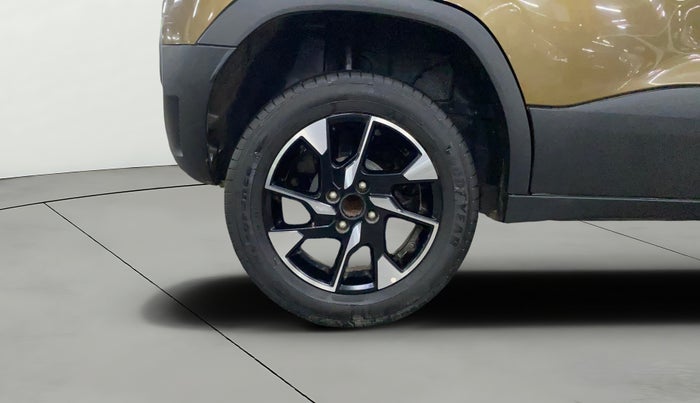 2023 Tata PUNCH CREATIVE AMT 1.2 RTN DUAL TONE, Petrol, Automatic, 30,699 km, Right Rear Wheel