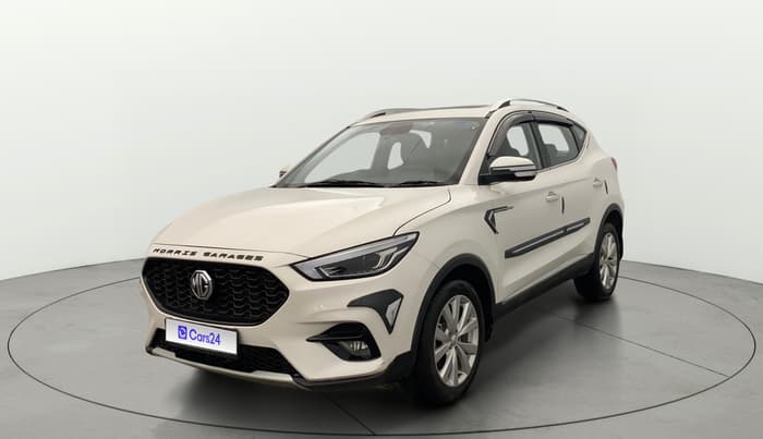 2025 MG ASTOR Select 1.5 MT (Ivory), Petrol, Manual, 4,896 km, Left Front Diagonal