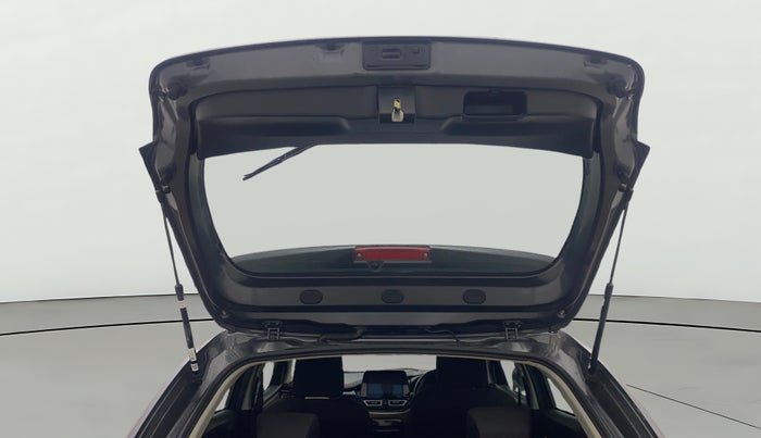 2022 Toyota Glanza V AMT, Petrol, Automatic, 35,951 km, Boot Door Open