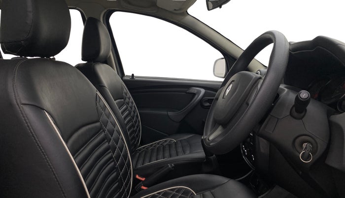 2015 Renault Duster RXE PETROL, Petrol, Manual, 64,306 km, Right Side Front Door Cabin