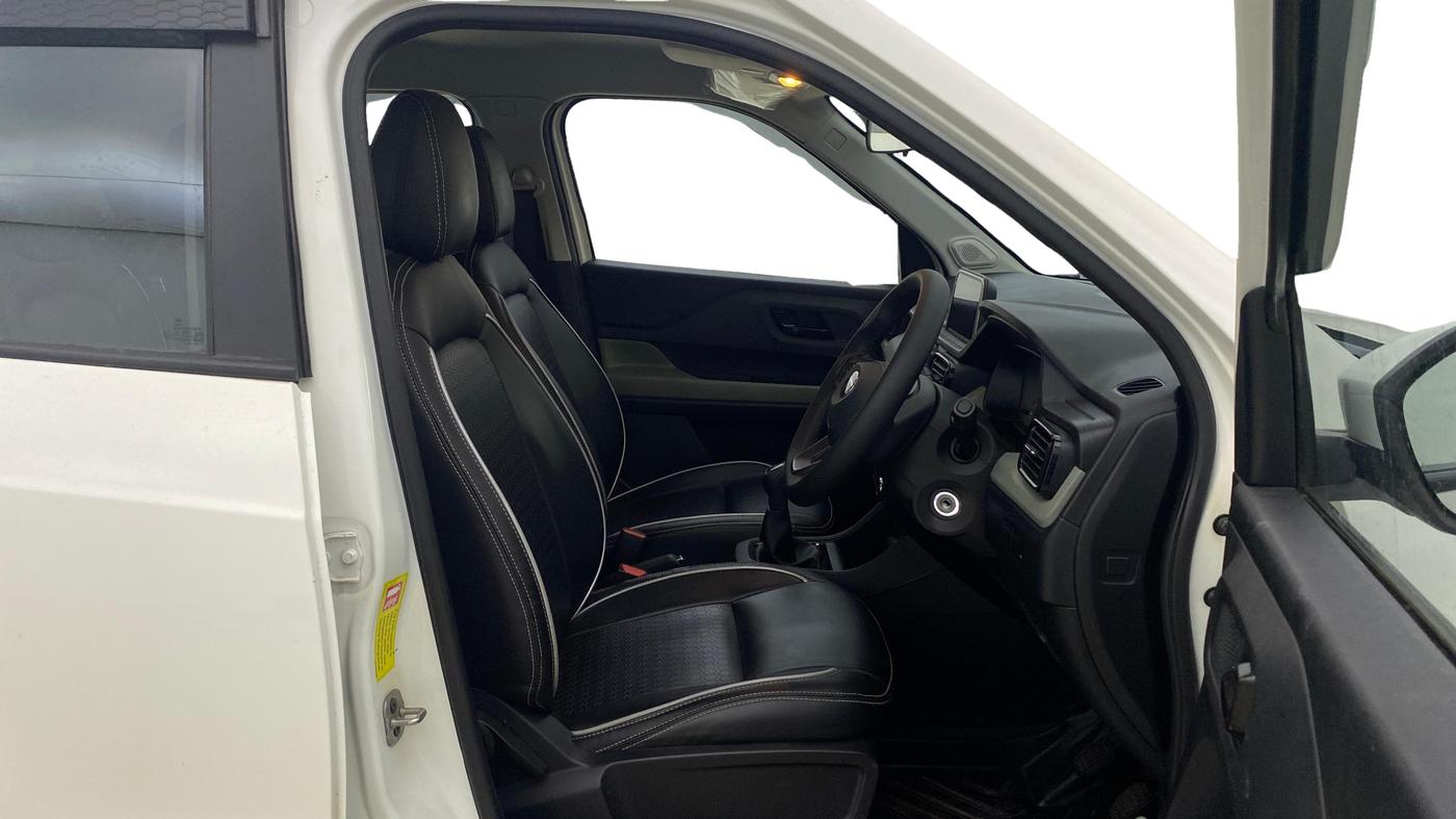 2024 Tata PUNCH ADVENTURE RHYTHM CNG, CNG, Manual, 13,395 km, Right Side Front Door Cabin