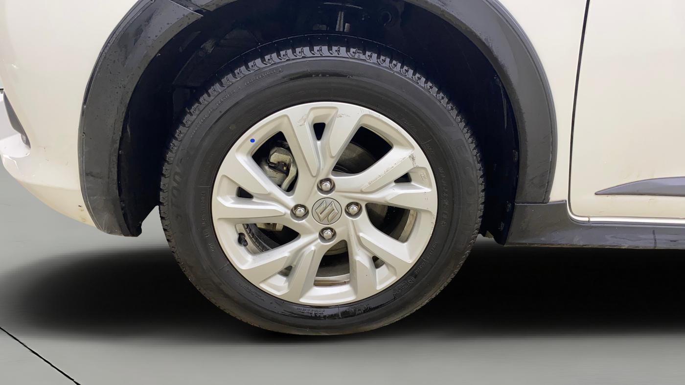 2024 Maruti Swift ZXi AMT, Petrol, Automatic, 17,615 km, Left Front Wheel