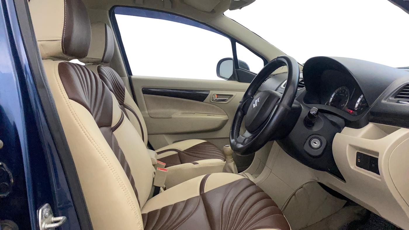 2014 Maruti Ertiga VXI, Petrol, Manual, 30,602 km, Right Side Front Door Cabin