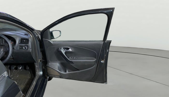 2017 Volkswagen Ameo COMFORTLINE 1.2L, Petrol, Manual, 68,818 km, RHS Front Door