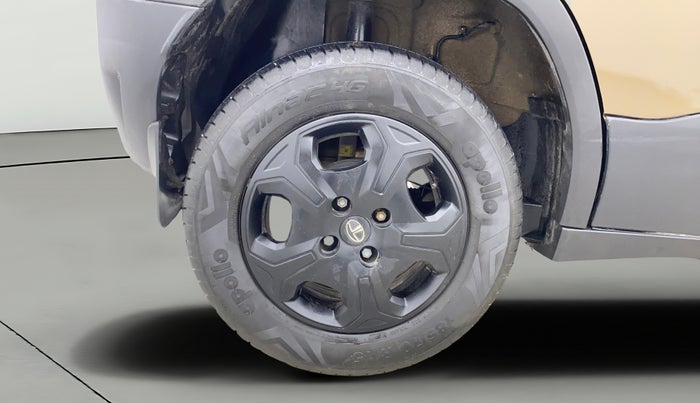 2023 Tata PUNCH ACCOMPLISHED MT, Petrol, Manual, 39,187 km, Right Rear Wheel