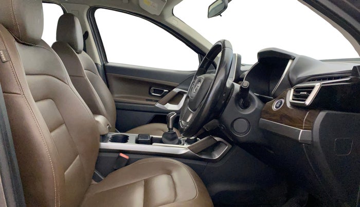 2019 Tata Harrier XZ 2.0L, Diesel, Manual, 65,570 km, Right Side Front Door Cabin