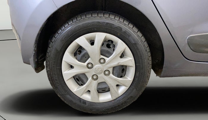 2016 Hyundai Grand i10 SPORTZ 1.2 KAPPA VTVT, Petrol, Manual, 41,848 km, Right Rear Wheel