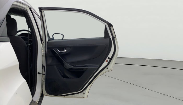 2023 Tata NEXON FEARLESS SUNROOF AMT DUAL TONE 1.5 DIESEL, Diesel, Automatic, 43,327 km, RHS Rear Door