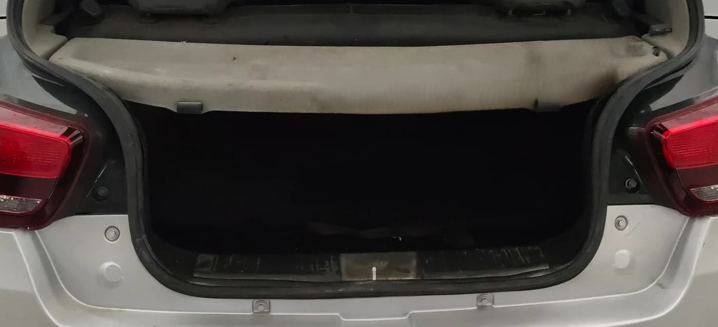 2017 Mahindra KUV 100 NXT K8 P 6 STR, Petrol, Manual, 1,00,636 km, Boot Open Zoomed View