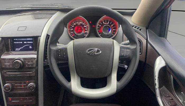 2013 Mahindra XUV500 W6, Diesel, Manual, 56,948 km, Steering Wheel Close Up