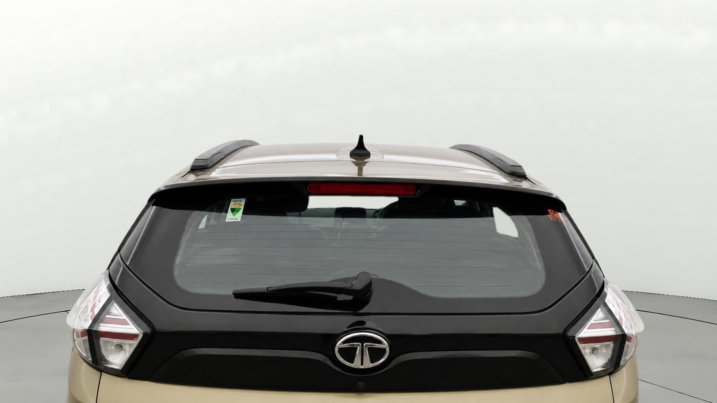 2022 Tata NEXON XZA PLUS (PREMIUM) KAZIRANGA DIESEL, Diesel, Automatic, 23,508 km, Rear Windshield