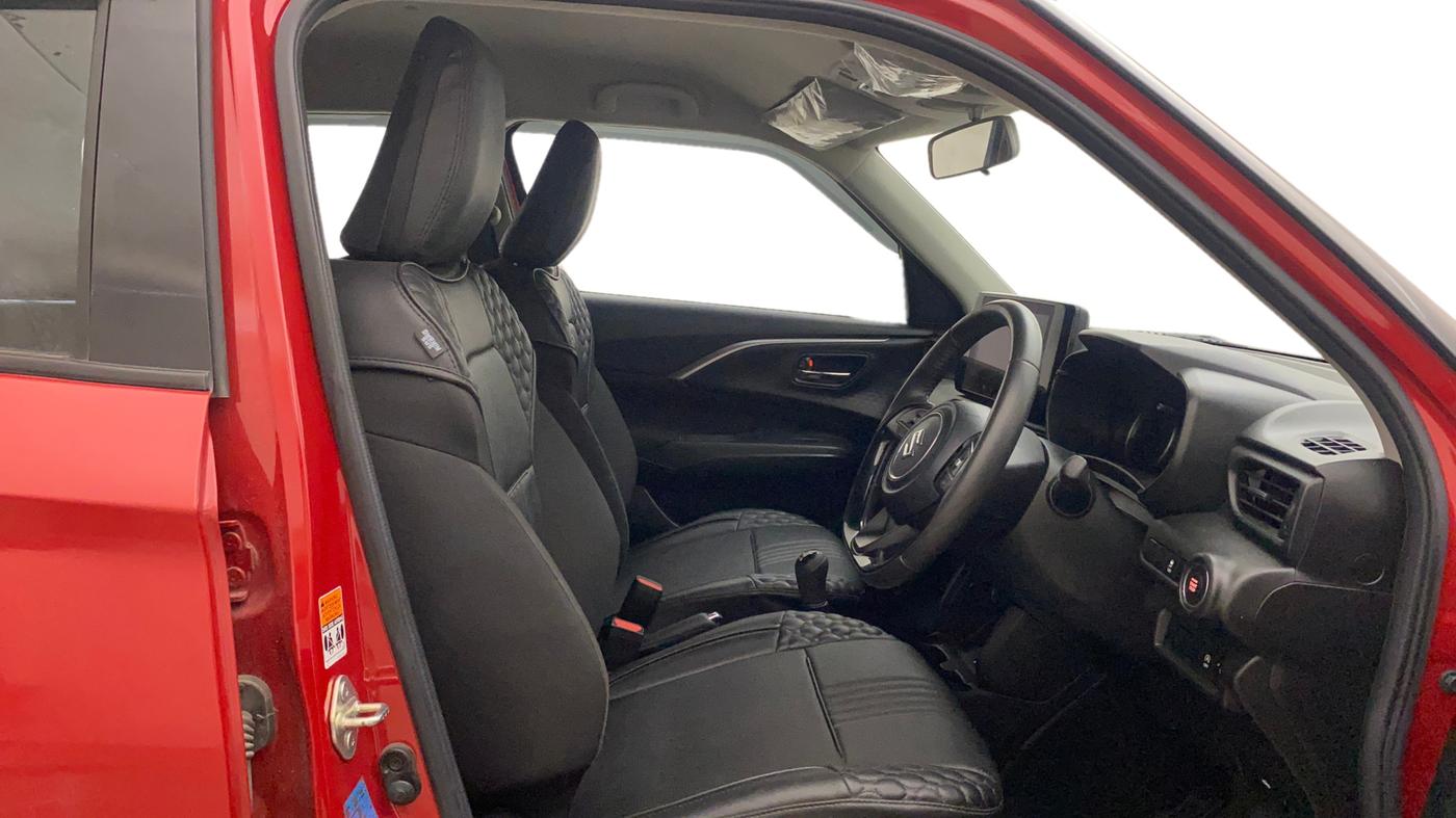 2025 Maruti Swift ZXi Plus Dual Tone, Petrol, Manual, 10,434 km, Right Side Front Door Cabin