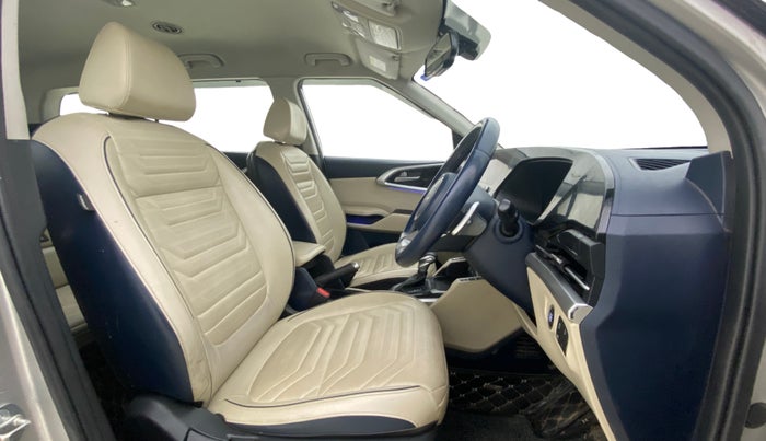 2023 KIA CARENS LUXURY PLUS 1.5 DIESEL AT 7 STR, Diesel, Automatic, 1,27,119 km, Right Side Front Door Cabin