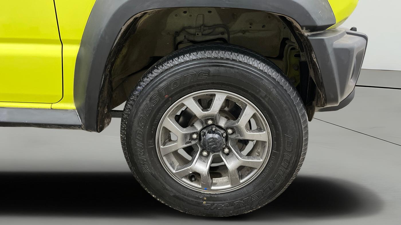 2023 Maruti JIMNY ALPHA ALL GRIP PRO AT DUAL TONE, Petrol, Automatic, 37,383 km, Right Front Wheel