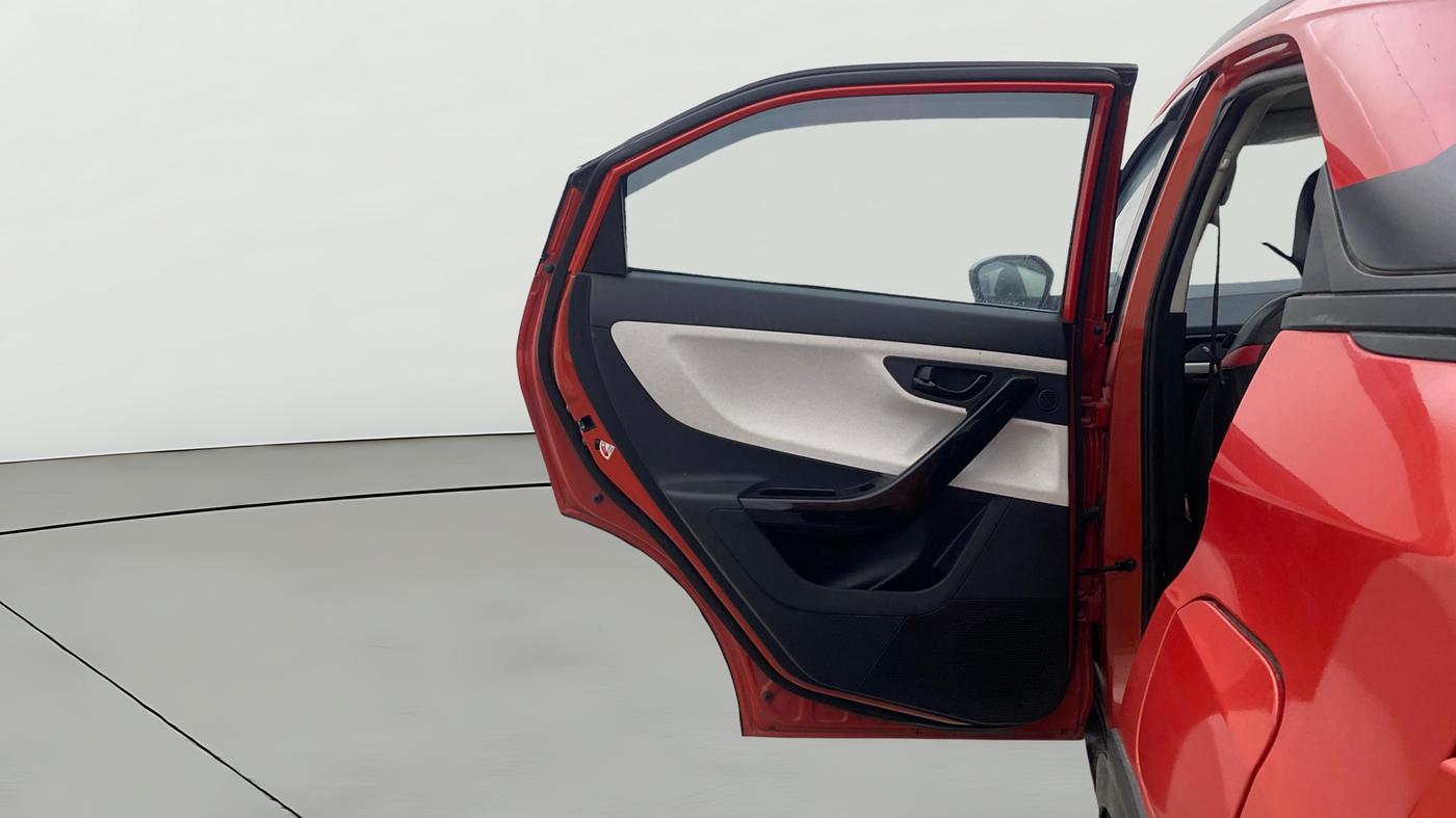 2023 Tata NEXON PURE SUNROOF 1.2 PETROL, Petrol, Manual, 39,361 km, LHS Rear Door