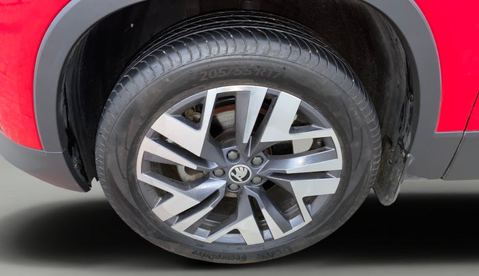 2025 Skoda KUSHAQ Prestige 1.0L TSI MT, Petrol, Manual, 6,264 km, Left Front Wheel