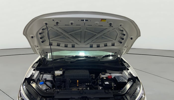 2024 MG ASTOR Sprint 1.5 MT (Ivory), Petrol, Manual, 7,166 km, Open Bonet