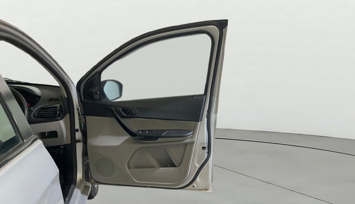 2018 Tata Tiago XT PETROL, Petrol, Manual, 71,696 km, RHS Front Door