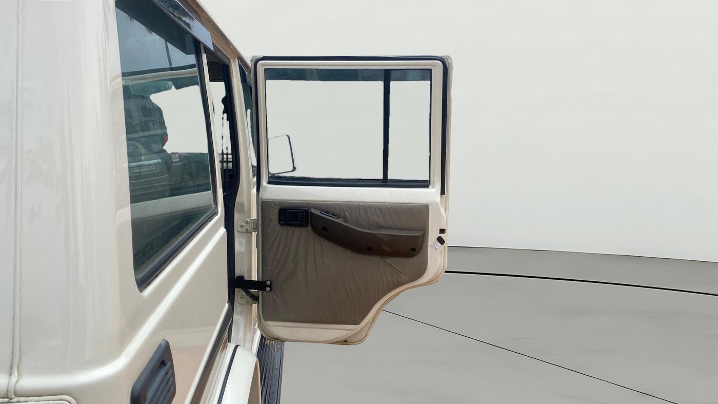2023 Mahindra Bolero B6 (O), Diesel, Manual, 29,769 km, RHS Rear Door