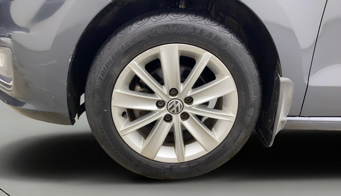 2017 Volkswagen Vento 1.2 TSI HIGHLINE PLUS AT, Petrol, Automatic, 60,533 km, Left Front Wheel