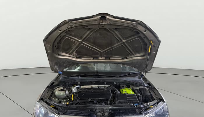 2016 Skoda Octavia STYLE PLUS AT 1.8 TSI, Petrol, Automatic, 99,869 km, Open Bonet
