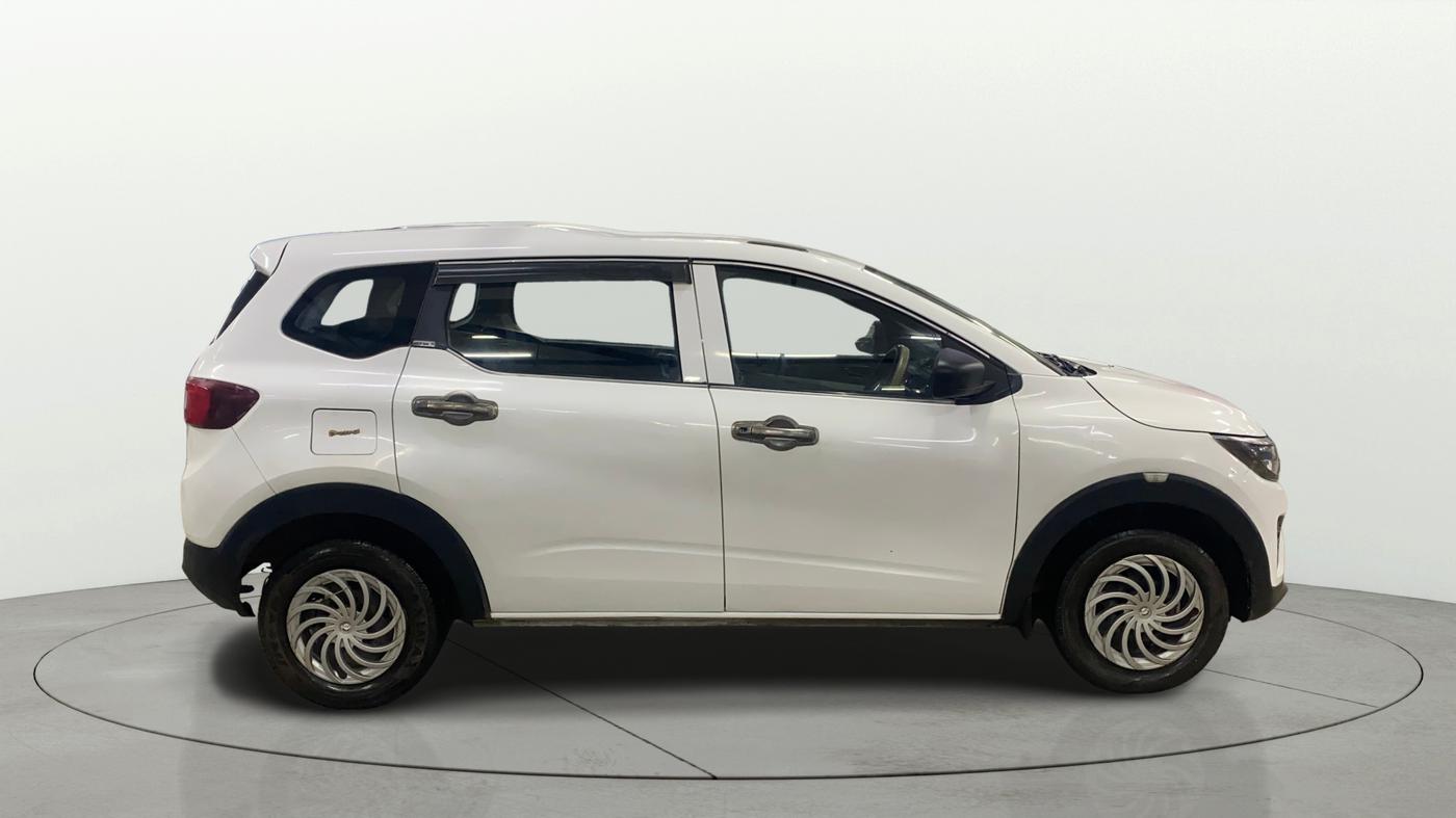 2020 Renault TRIBER RXZ, Petrol, Manual, 65,134 km, Right Side View