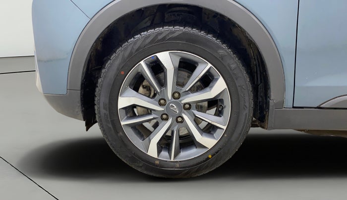 2021 Mahindra XUV300 W8 (O) 1.2 PETROL AMT, CNG, Automatic, 39,619 km, Left Front Wheel