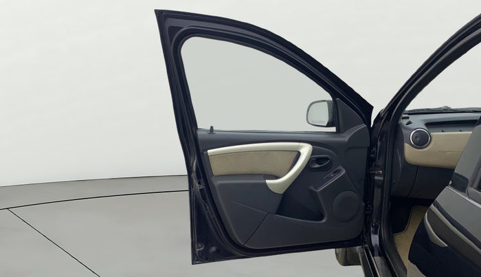 2014 Renault Duster RXL PETROL, Petrol, Manual, 39,203 km, LHS Front Door
