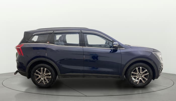 2022 Mahindra XUV700 AX 7 P AT 7 STR, Petrol, Automatic, 78,909 km, Right Side View