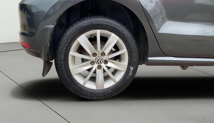 2015 Volkswagen Polo HIGHLINE1.2L, Petrol, Manual, 76,881 km, Right Rear Wheel