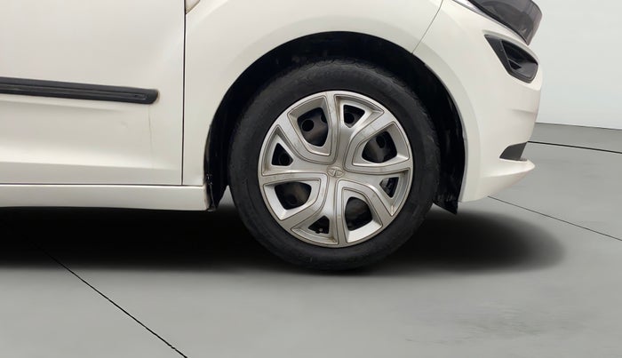 2021 Tata ALTROZ XM PLUS DIESEL, Diesel, Manual, 81,371 km, Right Front Wheel