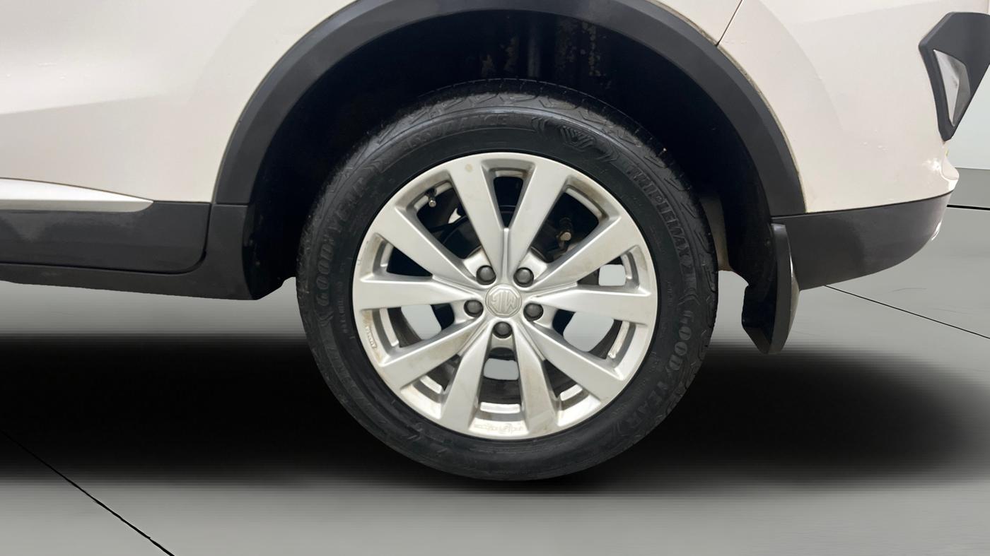 2024 MG ASTOR Select 1.5 MT (Ivory), Petrol, Manual, 26,202 km, Left Rear Wheel