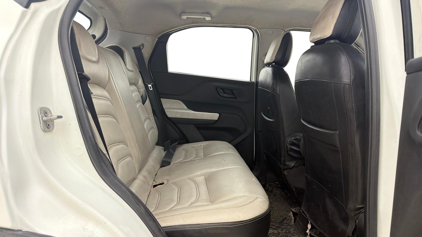 2024 Tata PUNCH ACCOMPLISHED MT CNG, CNG, Manual, 89,445 km, Right Side Rear Door Cabin
