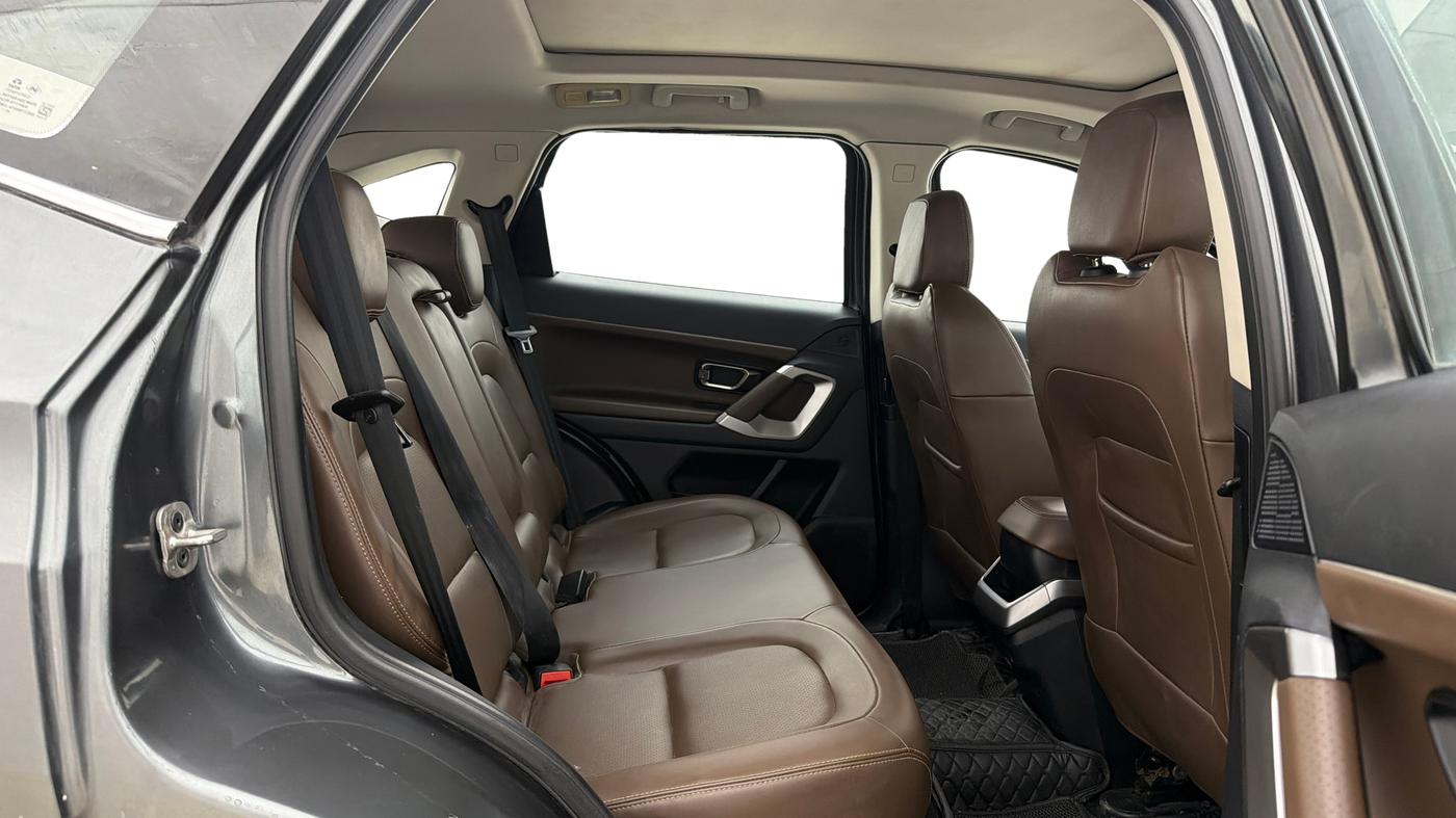 2021 Tata Harrier XZ PLUS 2.0L, Diesel, Manual, 90,184 km, Right Side Rear Door Cabin
