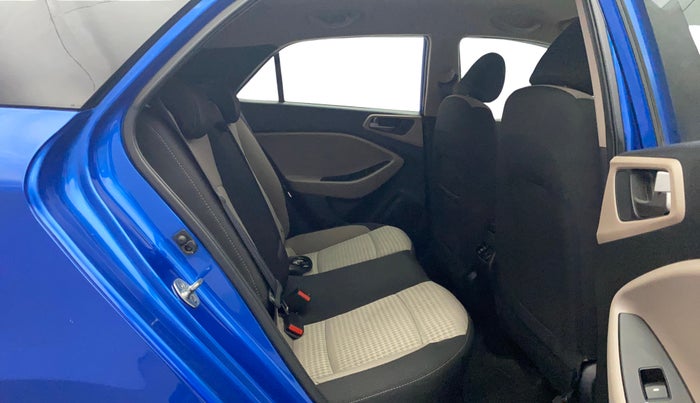 2018 Hyundai Elite i20 ASTA 1.2 (O), Petrol, Manual, 46,520 km, Right Side Rear Door Cabin