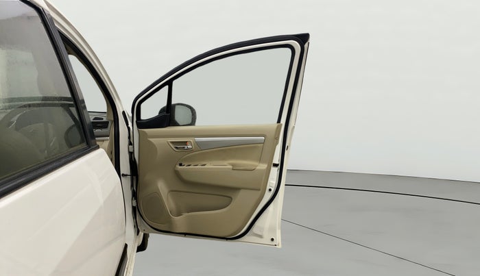 2017 Maruti Ertiga ZXI, Petrol, Manual, 74,540 km, RHS Front Door