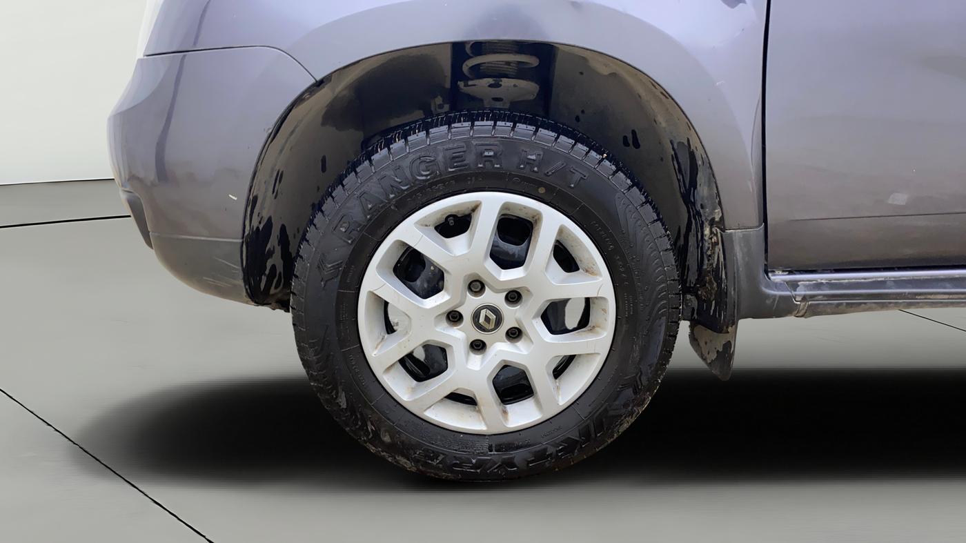 2017 Renault Duster RXL PETROL, Petrol, Manual, 30,983 km, Left Front Wheel