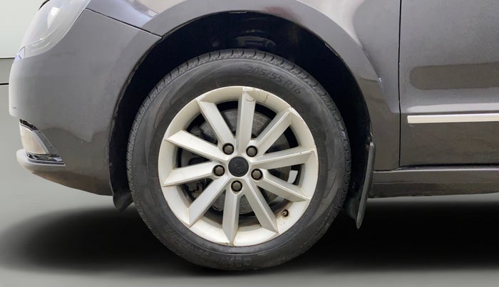 2015 Skoda Superb ELEGANCE 1.8 TSI AT, Petrol, Automatic, 71,139 km, Left Front Wheel