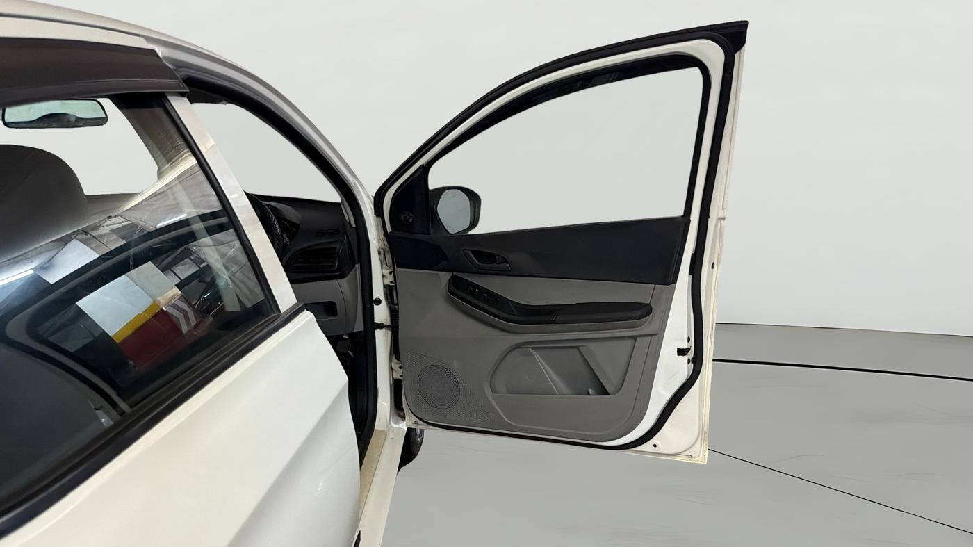 2023 Tata Tiago XM CNG, CNG, Manual, 52,858 km, RHS Front Door