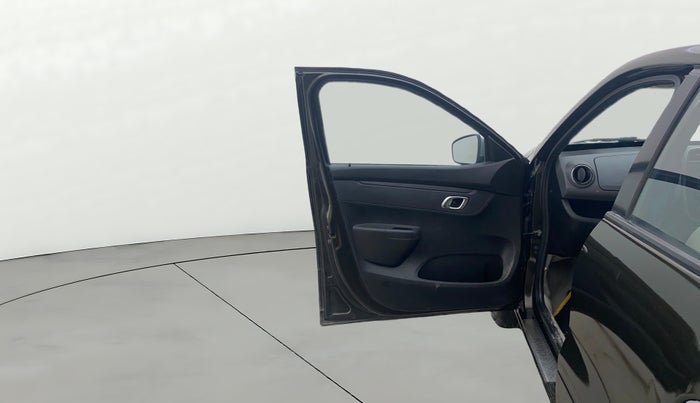 2018 Renault Kwid RXT 1.0 (O), Petrol, Manual, 43,357 km, LHS Front Door