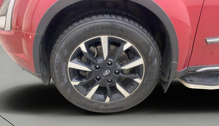 2018 Mahindra XUV500 W11, Diesel, Manual, 97,358 km, Left Front Wheel
