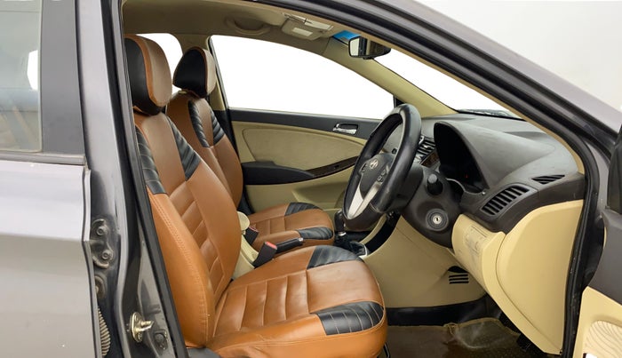 2013 Hyundai Verna FLUIDIC 1.6 VTVT SX, Petrol, Manual, 55,937 km, Right Side Front Door Cabin