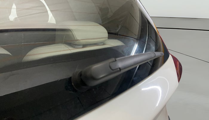 2022 Mahindra XUV700 AX 7 LUXURY D MT 7 STR, Diesel, Manual, 48,333 km, Rear Wiper