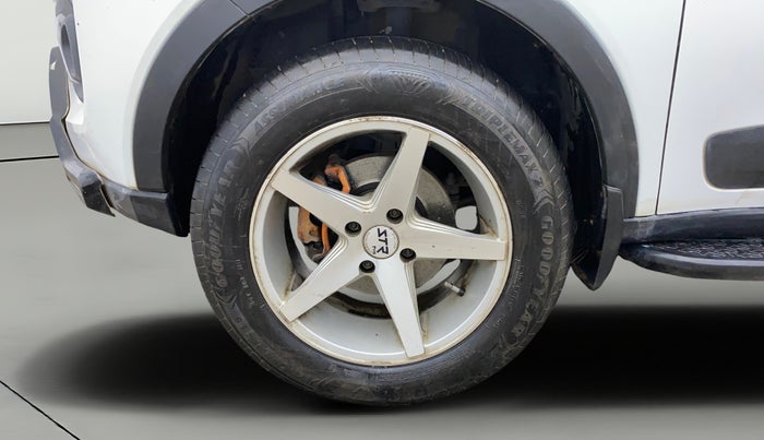 2022 Tata NEXON XE PETROL, CNG, Manual, 75,986 km, Left Front Wheel
