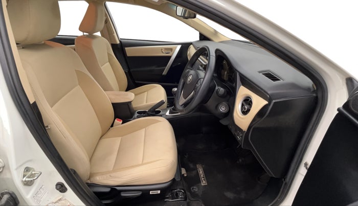 2018 Toyota Corolla Altis G PETROL, Petrol, Manual, 42,165 km, Right Side Front Door Cabin