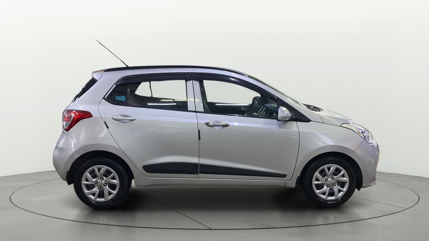 2017 Hyundai Grand i10 SPORTZ (O) 1.2 KAPPA VTVT, Petrol, Manual, 69,088 km, Right Side View