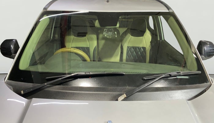 2017 Mahindra KUV 100 NXT K2 P 6 STR, Petrol, Manual, 38,530 km, Front Windshield